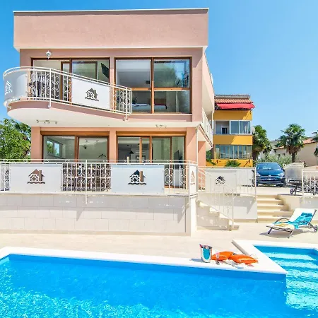 Villa Paula Novigrad (Istria)